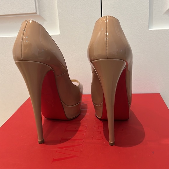 Authentic Christian Louboutin high heels  size 37.5 - Picture 2 of 3
